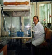 Loading wafers into quartz boat for POCl-diffusion